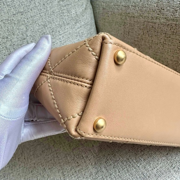 Authentic CHANEL Vintage Vivian/ Wild Stitch Tote Bag - Picture 6 of 14